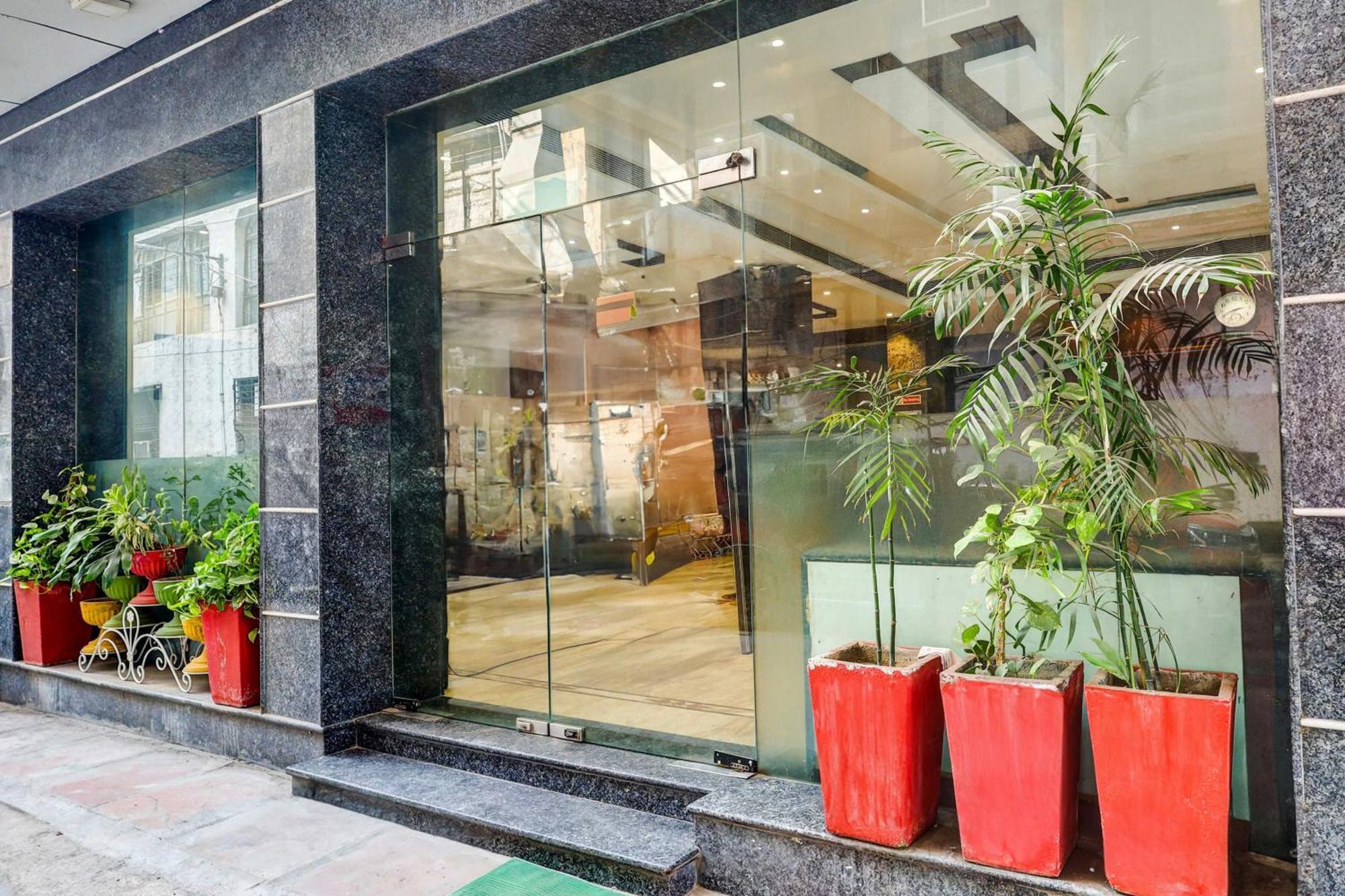 Super Townhouse Arakashan Road Paharganj Formerly Mohan International Nova Deli Exterior foto