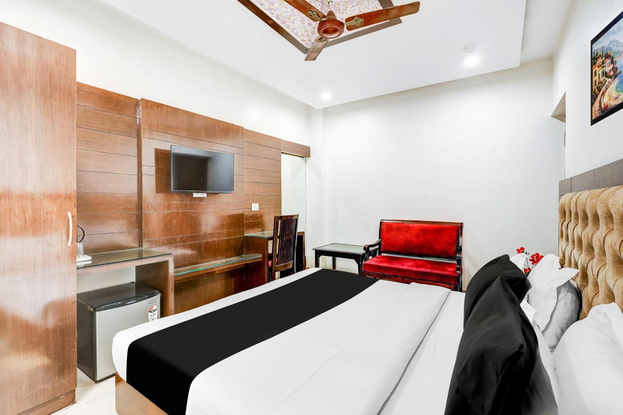 Super Townhouse Arakashan Road Paharganj Formerly Mohan International Nova Deli Exterior foto