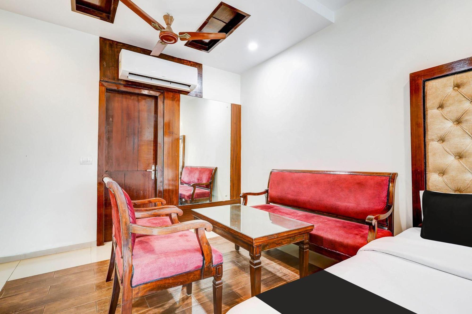 Super Townhouse Arakashan Road Paharganj Formerly Mohan International Nova Deli Exterior foto