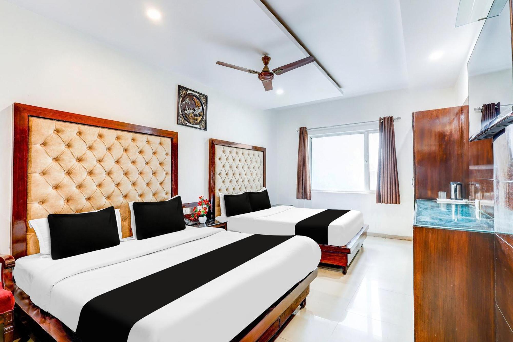 Super Townhouse Arakashan Road Paharganj Formerly Mohan International Nova Deli Exterior foto